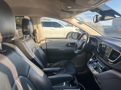 2019 Chrysler Pacifica Touring-L Plus