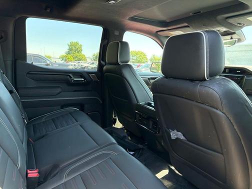 Onyx Black 2023 GMC Sierra 1500 AT4X