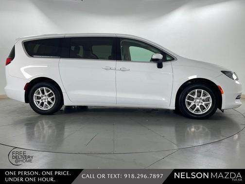 2020 Chrysler Voyager LX