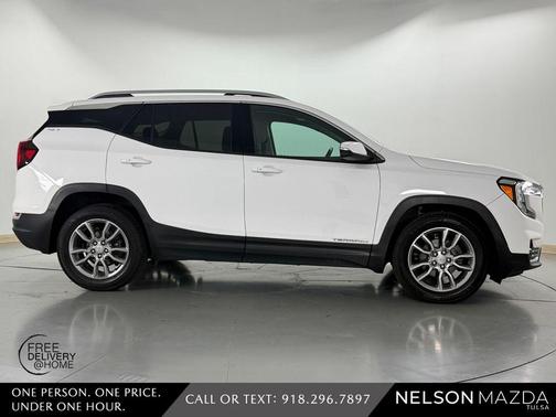 Summit White 2022 GMC Terrain SLT