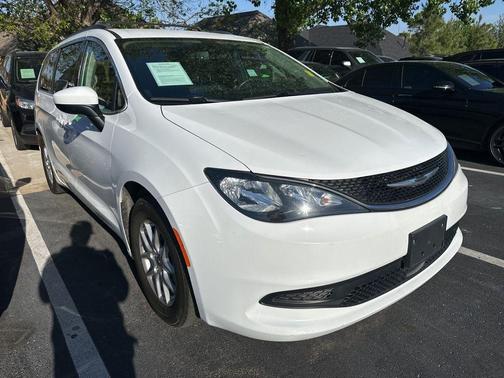 2021 Chrysler Voyager LXI