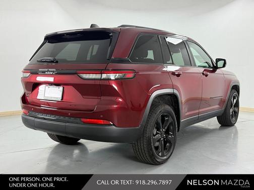 Velvet Red Pearlcoat 2023 Jeep Grand Cherokee Altitude