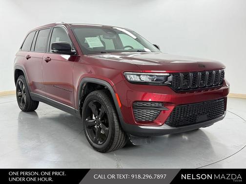 Velvet Red Pearlcoat 2023 Jeep Grand Cherokee Altitude