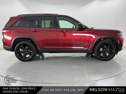 Velvet Red Pearlcoat 2023 Jeep Grand Cherokee Altitude