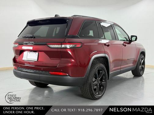 Velvet Red Pearlcoat 2023 Jeep Grand Cherokee Altitude