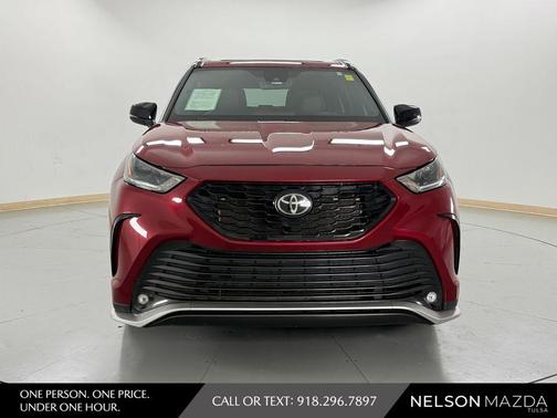 Maroon 2022 Toyota Highlander XSE