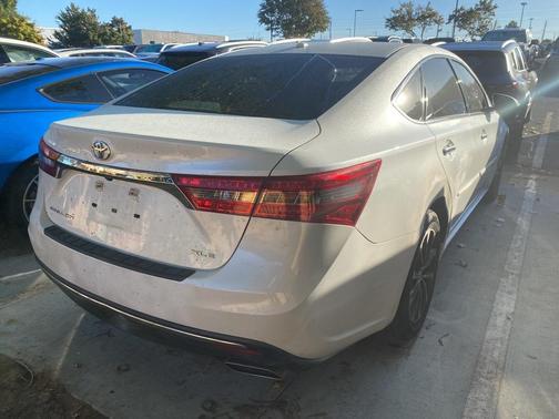 2017 Toyota Avalon XLE Plus