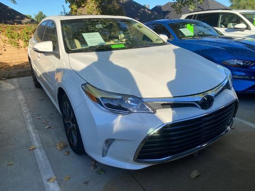 2017 Toyota Avalon XLE Plus