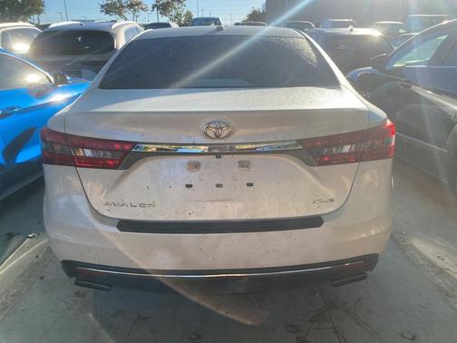 2017 Toyota Avalon XLE Plus