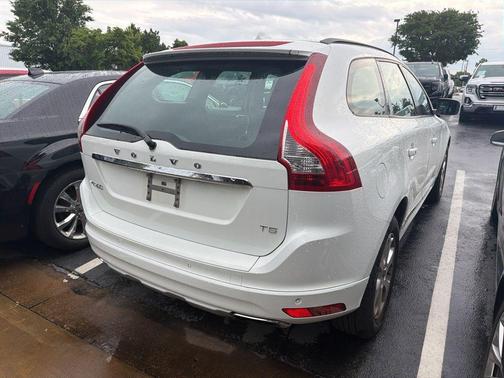 Ice White 2016 Volvo XC60 T5 Drive-E