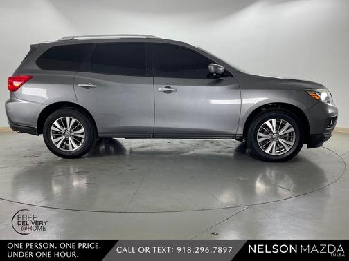 2019 Nissan Pathfinder SL