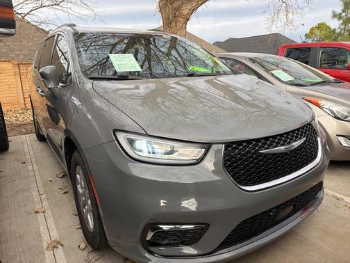 2022 Chrysler Pacifica Touring-L