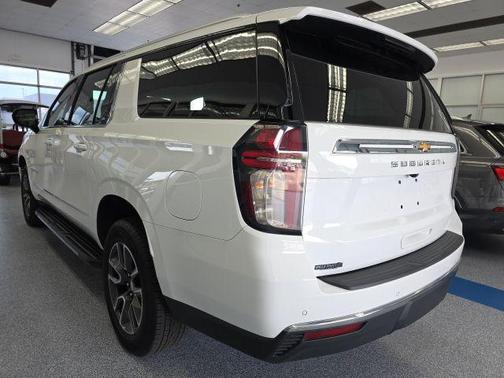 2022 Chevrolet Suburban LS