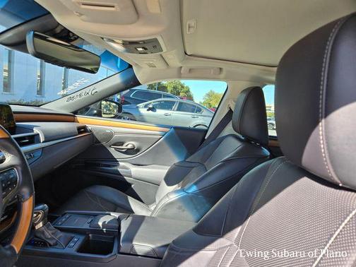 2020 Lexus ES 300h Ultra Luxury