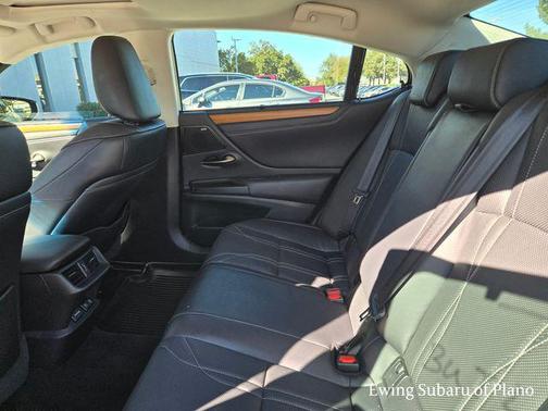 2020 Lexus ES 300h Ultra Luxury