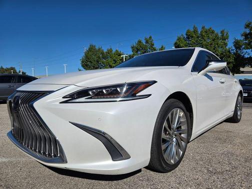 2020 Lexus ES 300h Ultra Luxury