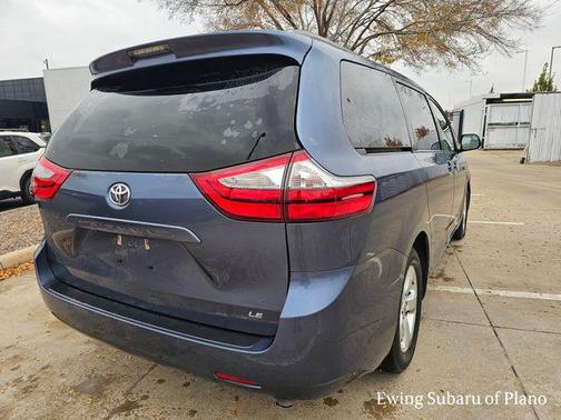 2015 Toyota Sienna LE