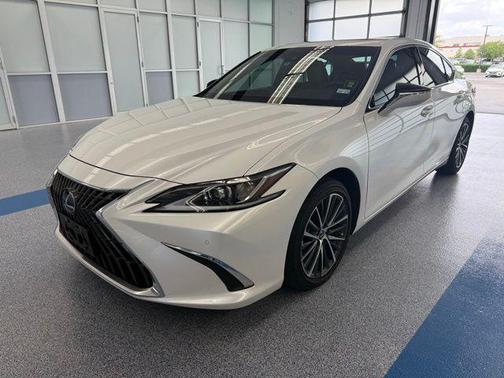 2023 Lexus ES 300h Base