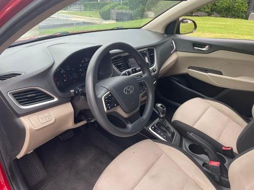 2019 Hyundai Accent SE