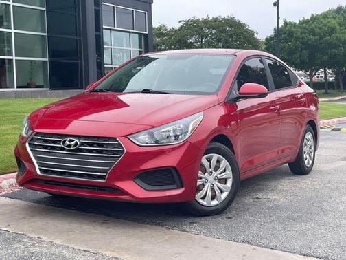 2019 Hyundai Accent SE