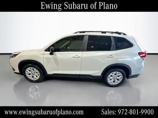 Crystal White Pearl 2022 Subaru Forester Base