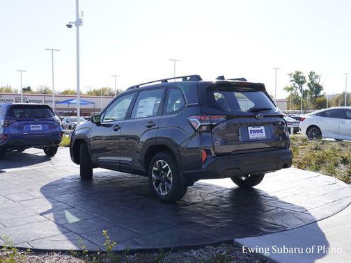 2025 Subaru Forester Base