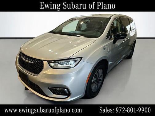 Silver Mist Clearcoat 2024 Chrysler Pacifica Hybrid Select