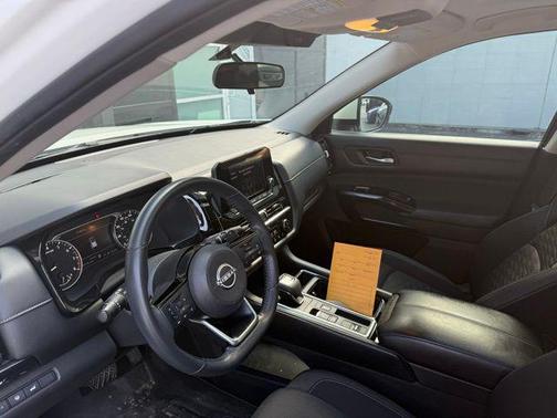 2022 Nissan Pathfinder SV 2WD