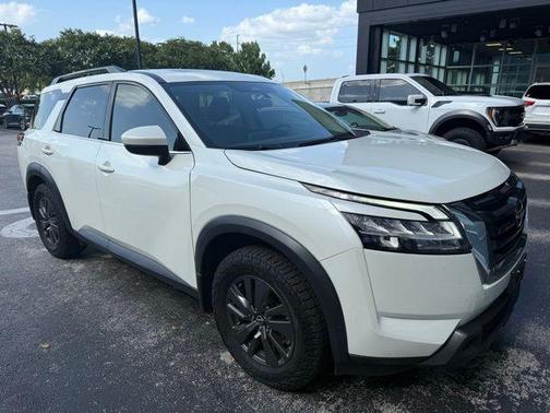 2022 Nissan Pathfinder SV 2WD