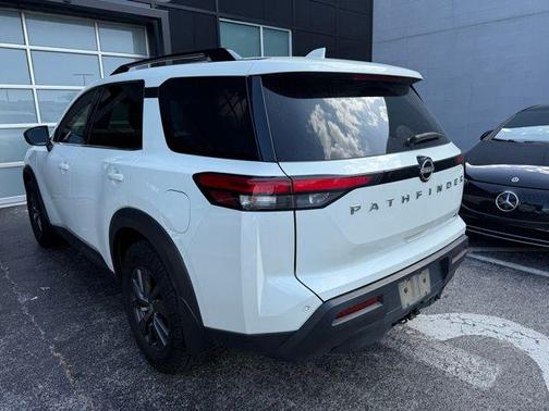 2022 Nissan Pathfinder SV 2WD