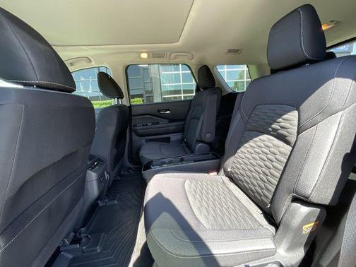 2022 Nissan Pathfinder SV 2WD