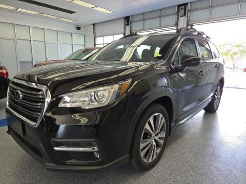 Crystal Black Silica 2022 Subaru Ascent Limited 7-Passenger