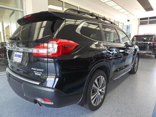 Crystal Black Silica 2022 Subaru Ascent Limited 7-Passenger