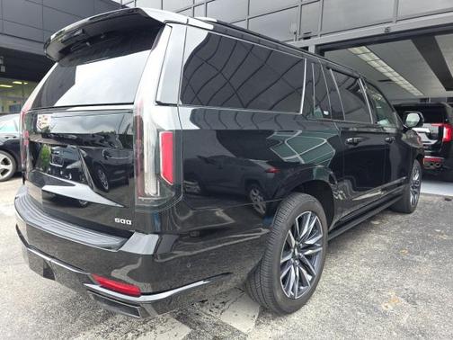 2023 Cadillac Escalade ESV Sport Platinum