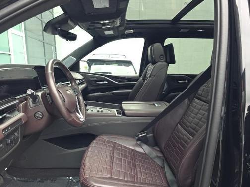 2023 Cadillac Escalade ESV Sport Platinum