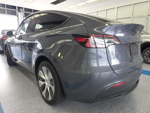 2023 Tesla Model Y RWD