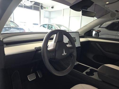 2023 Tesla Model Y RWD