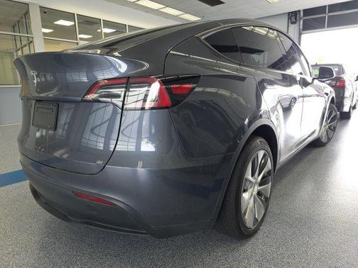 2023 Tesla Model Y RWD