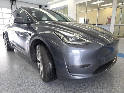 2023 Tesla Model Y RWD