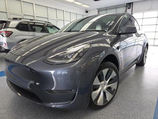 2023 Tesla Model Y RWD