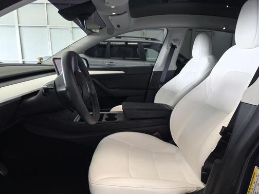 2023 Tesla Model Y RWD