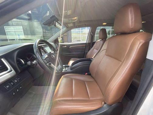 2019 Toyota Highlander Limited Platinum
