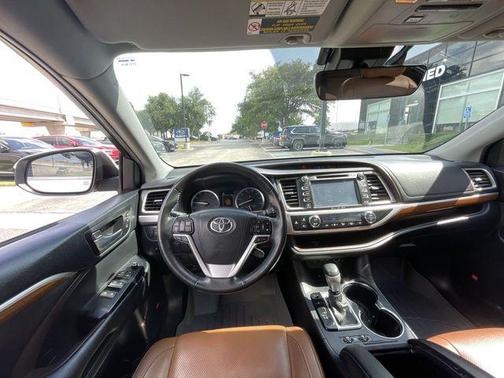 2019 Toyota Highlander Limited Platinum