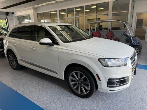 2019 Audi Q7 55 Premium Plus