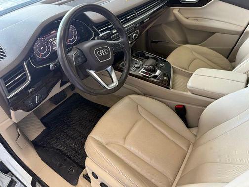 2019 Audi Q7 55 Premium Plus