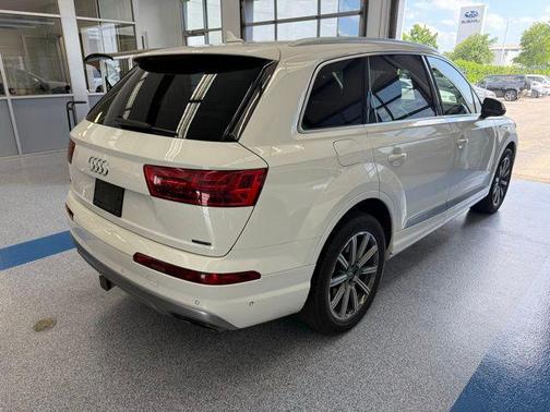 2019 Audi Q7 55 Premium Plus