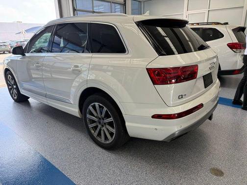 2019 Audi Q7 55 Premium Plus