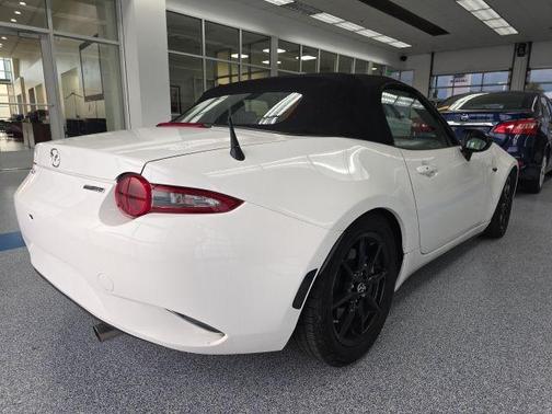 2020 Mazda MX-5 Miata Sport