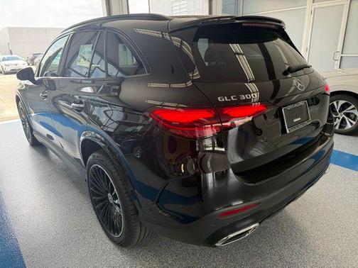 2025 Mercedes-Benz GLC 300 4MATIC