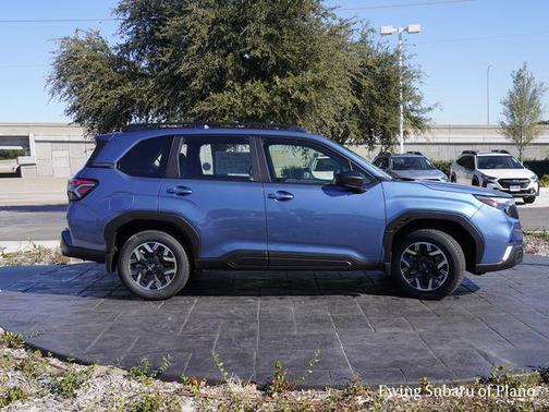 2025 Subaru Forester Base